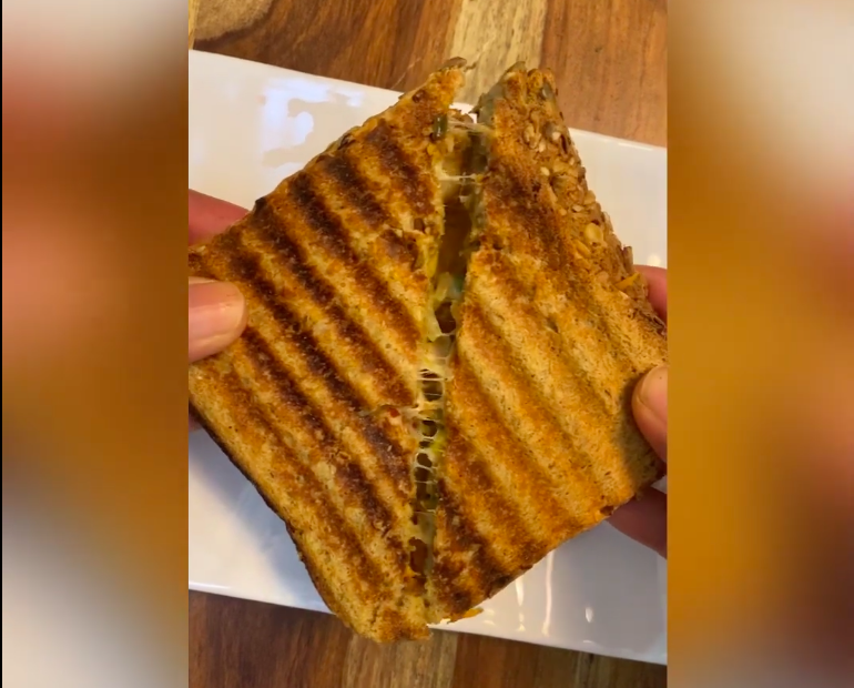 Cheese corn grilled sandwich